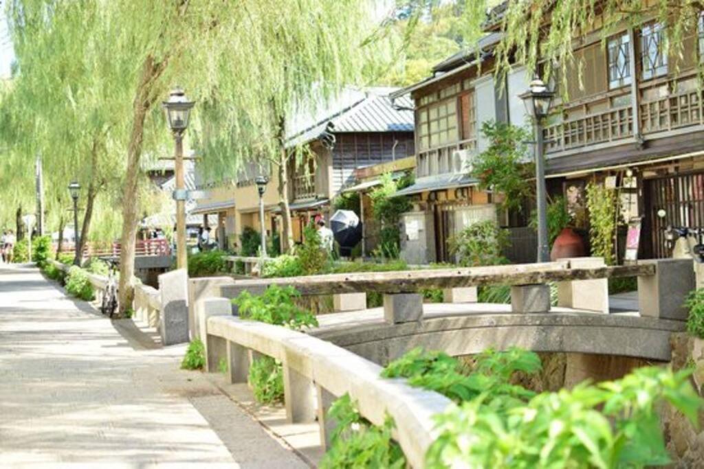 三丁庵 貸別荘 海まで徒歩10分 観光地ペリーロードまで徒歩2分の最高なロケーション 下田を遊び尽くせる貸別荘 無料駐車場もあります2Min Walk To The Perry Road 10Min Walk To The Beach Old Japanese Modern Style House Exterior foto